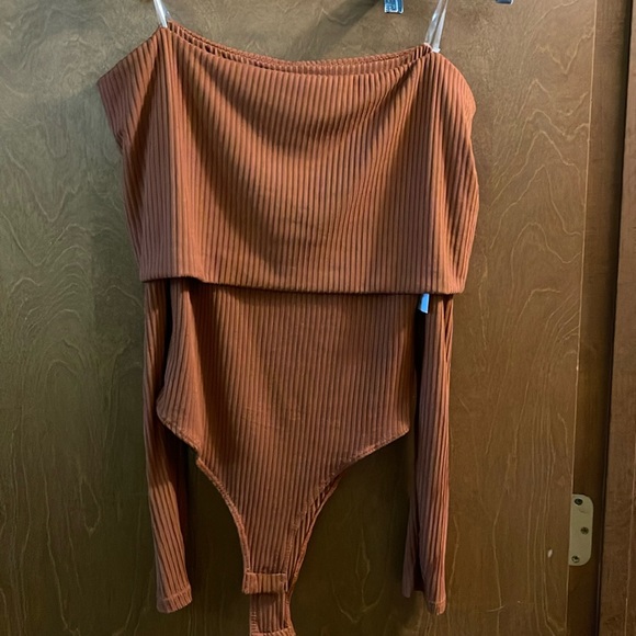 NWT! Off the Shoulder Long Sleeve Bodysuit - Picture 1 of 4